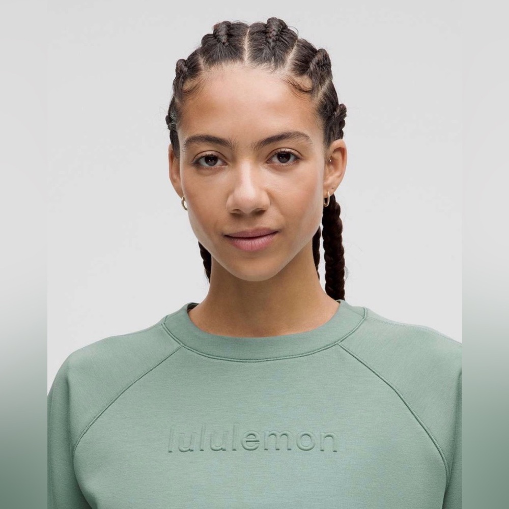 NEW! Lululemon Smooth Spacer Cropped Graphic Crew Pullover